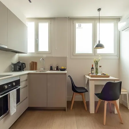 Estudio Moderno Adaptado En El Centro De * غيرنيكا إي لونو
